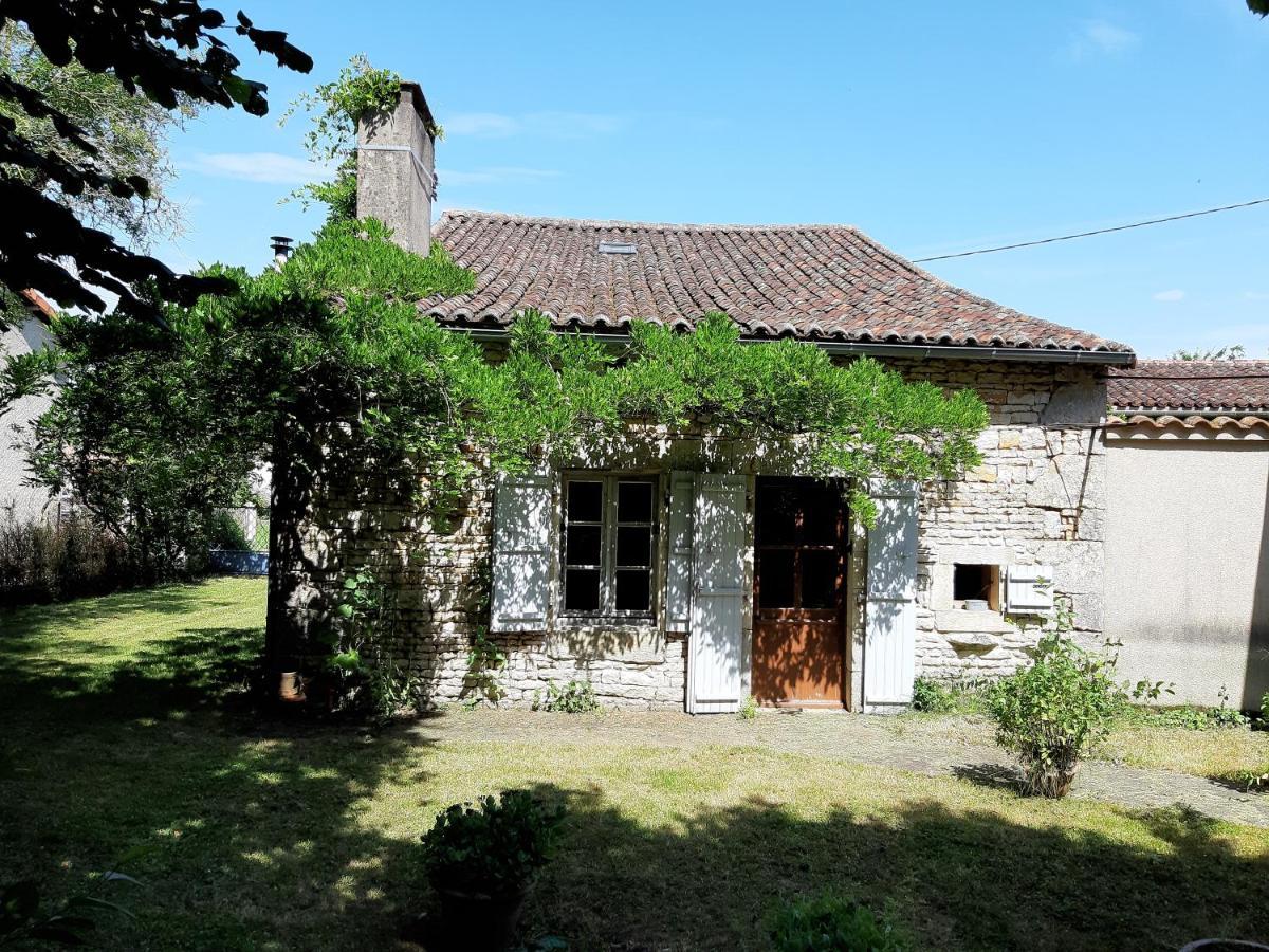 Wisteria Cottage Les Adjots エクステリア 写真